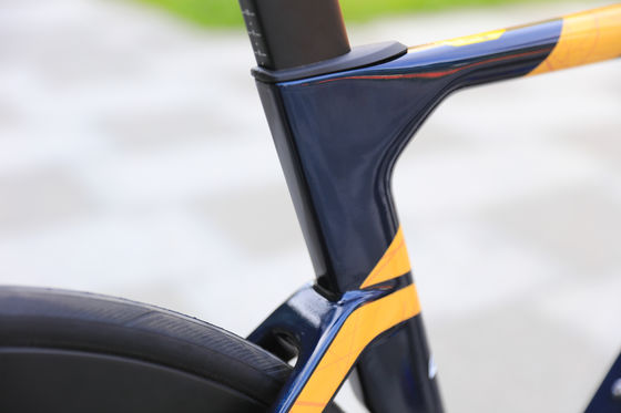 Materiale di cerchiera in fibra di carbonio Bici da strada Perfetta combinazione di forza e velocità