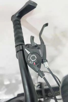 Bicicleta da strada leggera da 26 pollici in lega di alluminio con 21 marce e capacità di carico di 150 kg