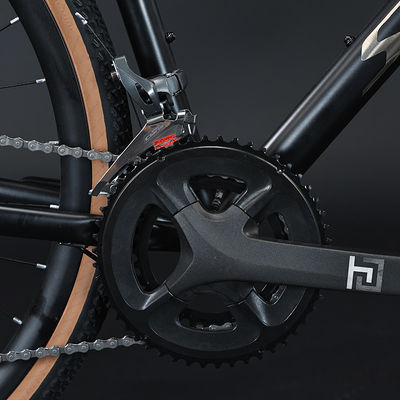 Pedal ordinario attraverso asse 700 * 40C freni a disco idraulici bicicletta di ghiaia con cavi nascosti