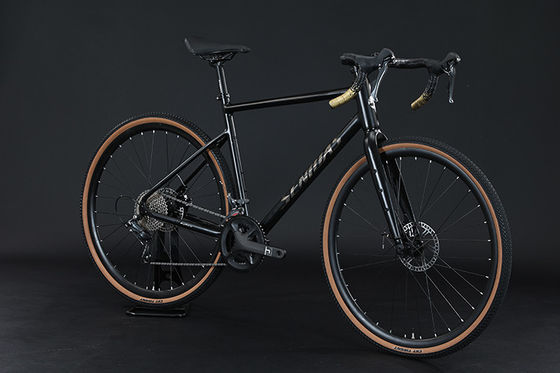 Pedal ordinario attraverso asse 700 * 40C freni a disco idraulici bicicletta di ghiaia con cavi nascosti