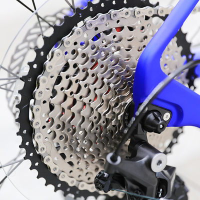 Porta la tua guida al livello successivo con la nostra mountain bike a due sospensioni da 29 pollici.