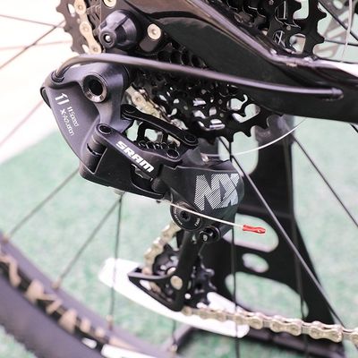 Biciclette 29 pollici MTB Mountain Bike Bicicleta Bicicleta con materiale di forcella in lega di alluminio
