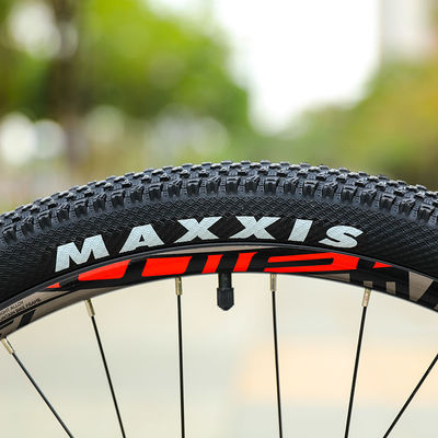 29 pollici MTB Fibra di carbonio Mountain Bike per biciclette per adulti Cornice durevole e SRAM Shifter