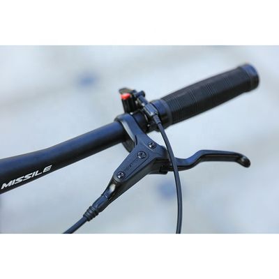 Cornice a prova di urto 29 "MTB mountain bike con forchetta a molla a gomma a blocco remoto