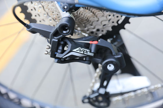 150 kg capacità di carico 29 pollici di fibra di carbonio mountain bike con 30 marce di velocità e design