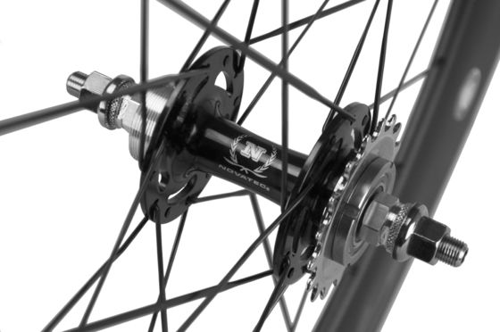 Prova la potenza del set di ruote in fibra di carbonio 700C per biciclette da strada La scelta perfetta