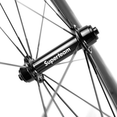 Wheelset stradale in fibra di carbonio personalizzabile da 45 mm 700c 20 24h R13 Hub Carbon Wheels