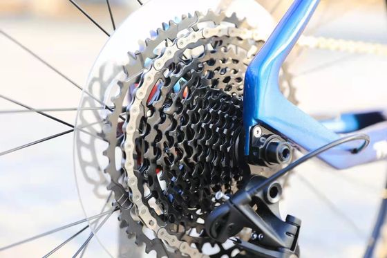 Bici da montagna accessibile a 11 velocità con sospensione a forcella e ammorbiditore non posteriore a telaio duro
