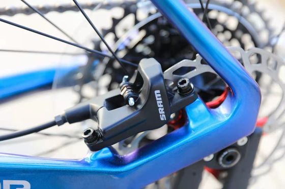 Bici da montagna accessibile a 11 velocità con sospensione a forcella e ammorbiditore non posteriore a telaio duro