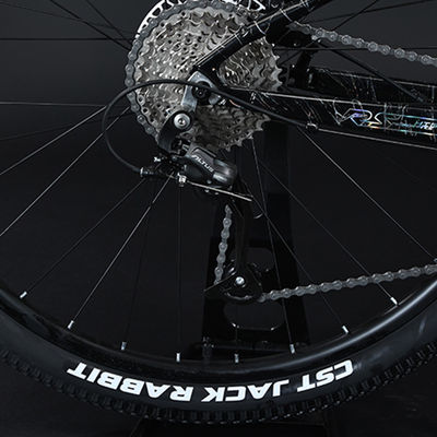Speed Mountain Bike con manubrio in alluminio e sistema di frenatura idraulica Shimano